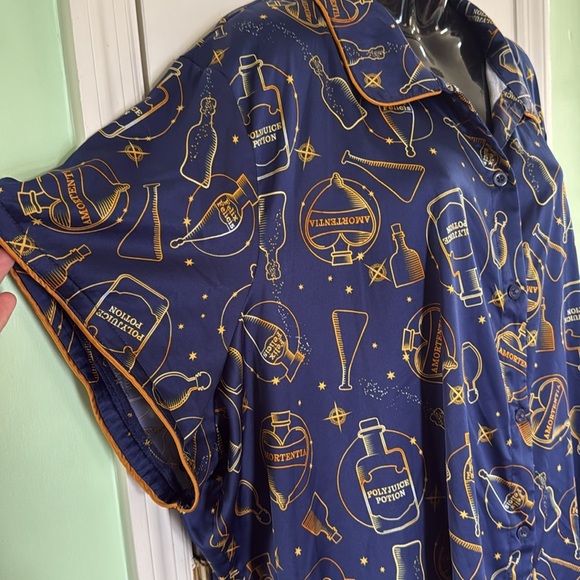 Wizarding World Of Harry Potter Navy Blue/Gold Potion Satin Sleep Set Size 4X - Picture 7 of 10